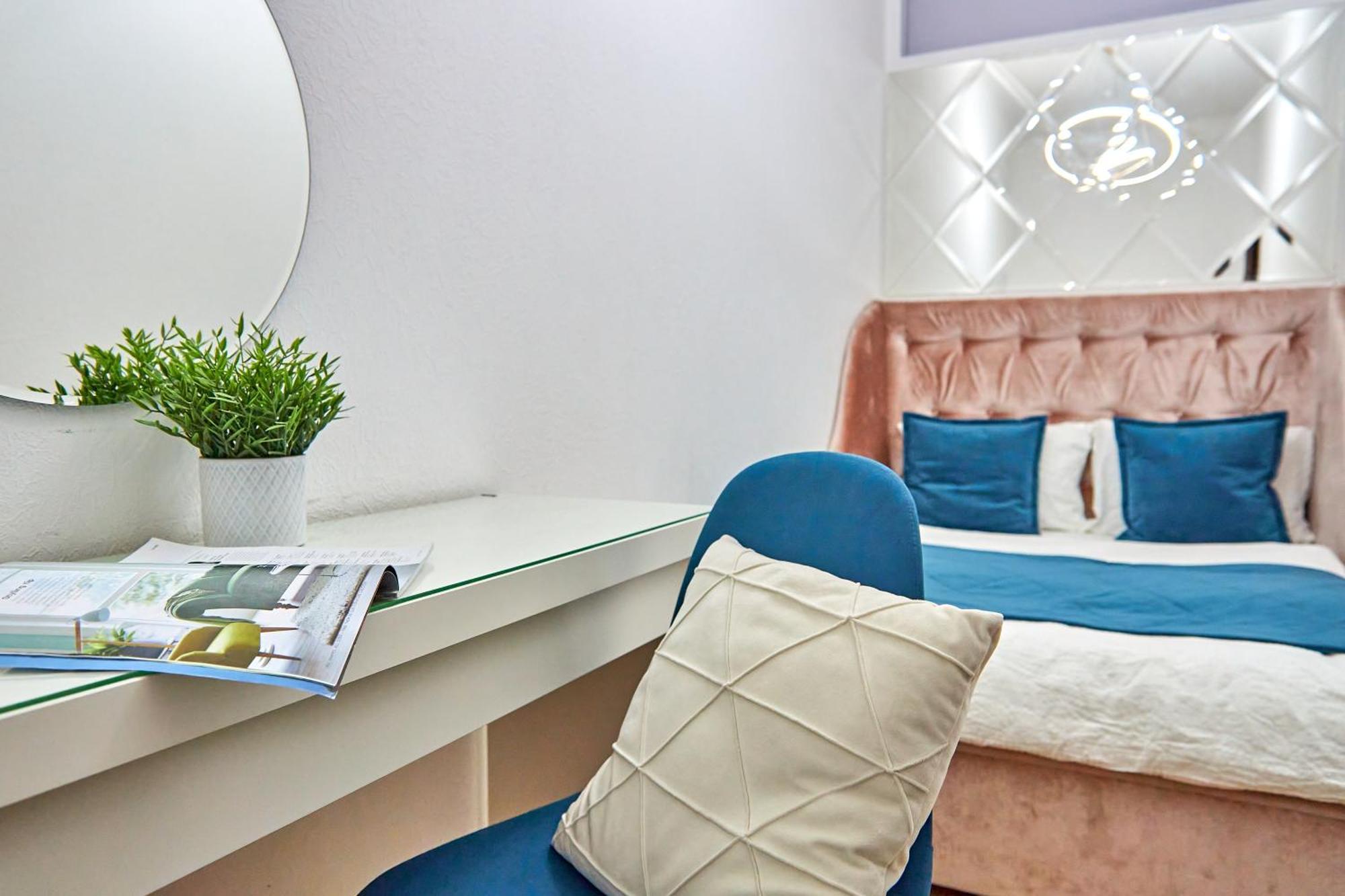 Elegant Lux Apartment In Central Square Mukacheve Exterior foto