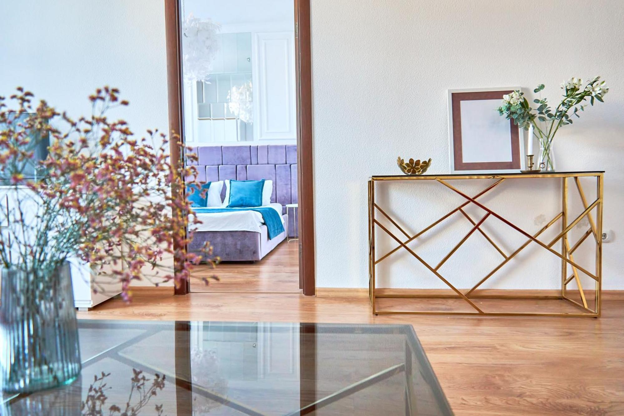 Elegant Lux Apartment In Central Square Mukacheve Exterior foto